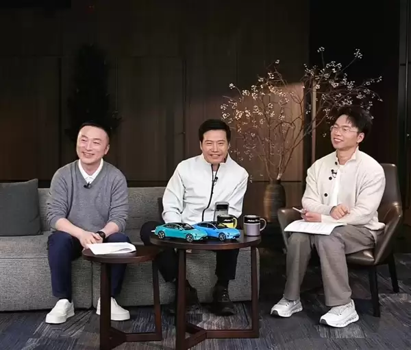 雷军回应为了一个杯子开15次会：不是专门为杯子开会 只是会议中讨论过