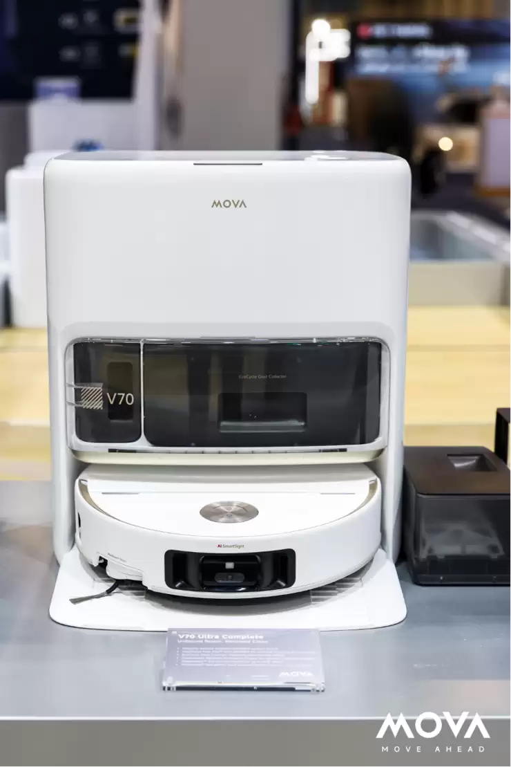 在CES现场,我看见一台MOVA扫地机飞上了“二楼”