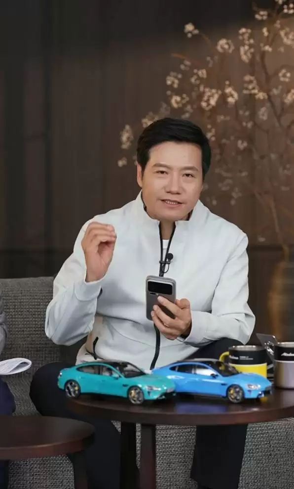 雷军直播回应玄戒01口误：准备充分却意外念错