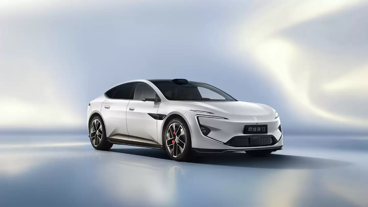 新款阿维塔 12 官图发布，设计、动力、操控、智驾全域升级