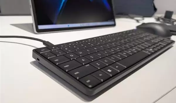 惠普发布全球首款键盘形态AI电脑