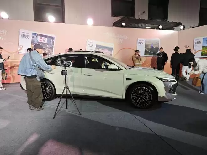 限时7.98万元起！2026款秦L DM-i秦PLUS DM-i长续航上市