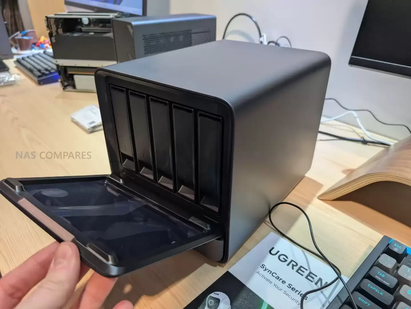 铭凡推出 N5 Air NAS 主机：支持 U.2 固态硬盘，搭载 AMD R7 255 处理器、10GbE + 5GbE 双网口