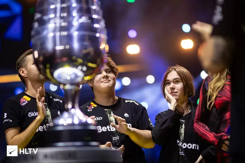 职业选手票选:Spirit最依赖单核驱动!donk成“唯一Carry点”,2026阵容大调整 职业选手票选:Spirit最依赖单核驱动!donk成“唯一Carry点”,2026阵容大调整