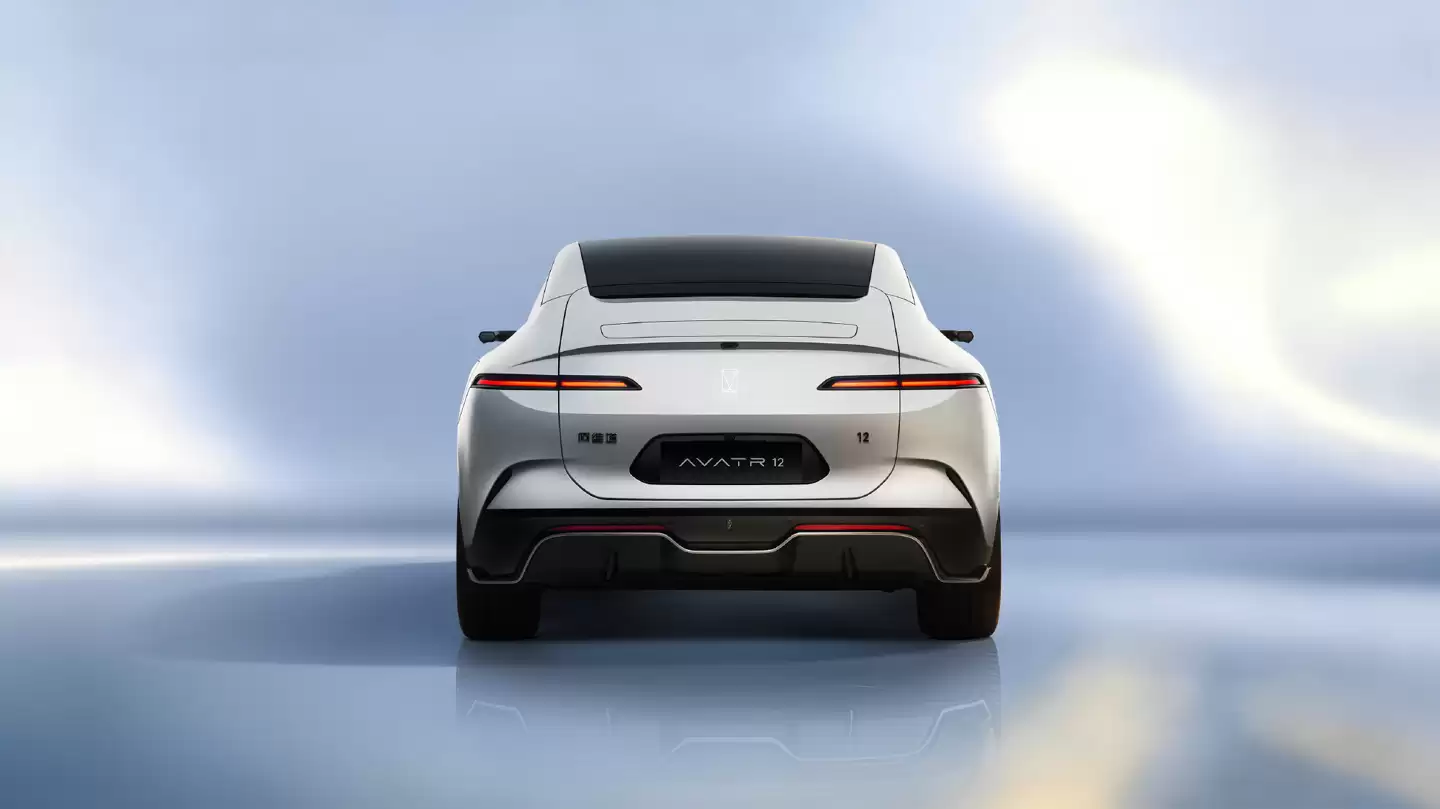 新款阿维塔 12 官图发布，设计、动力、操控、智驾全域升级