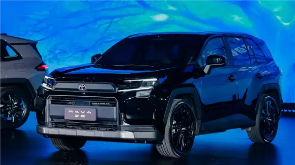 国外媒体羡慕不已！全新一代丰田RAV4荣放交付：限时15.18万起