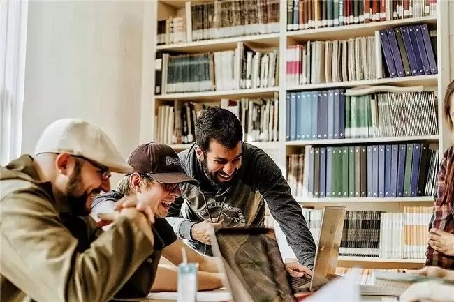 先理知学REAL PhD推出「先知博士留学」小程序，以智能匹配提示申博效率