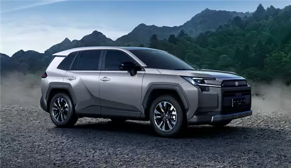 国外媒体羡慕不已！全新一代丰田RAV4荣放交付：限时15.18万起