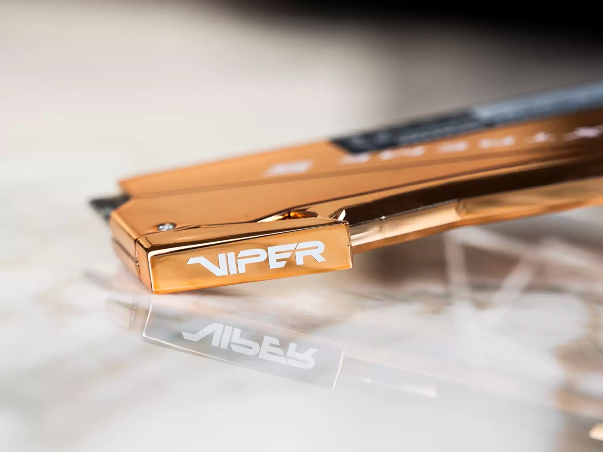 博帝CES发布Viper Xtreme 5金版内存及PCIe 5.0固态硬盘新品