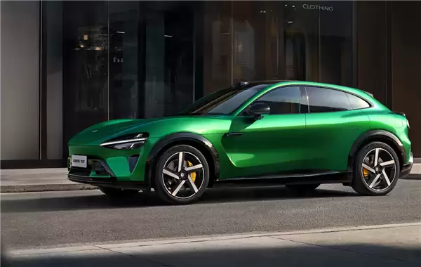 雷军：特斯拉并非不可战胜 小米YU7将于Model Y一较高下