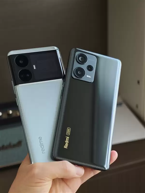 200W快充已成绝唱！厂商纷纷卷大电池