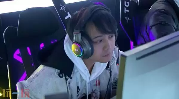 《街头篮球》UNKNOWN&黑洞会师胜者组决赛 新锐双雄无缘六强