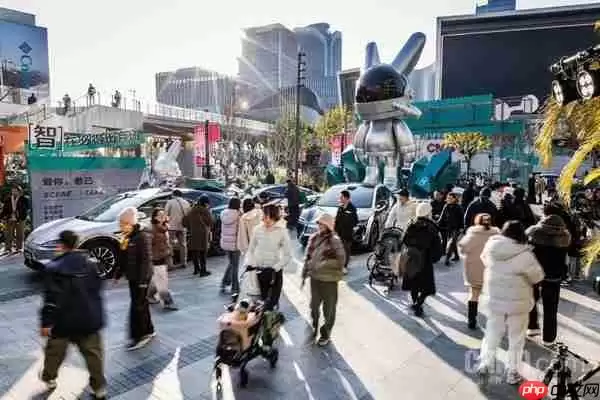 智界2025 “会玩” 名场面！从共创到潮聚 始终和年轻人玩到一起