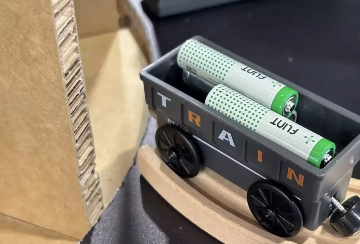 新加坡Flint推全纤维素纸质电池,2026年将量产上市