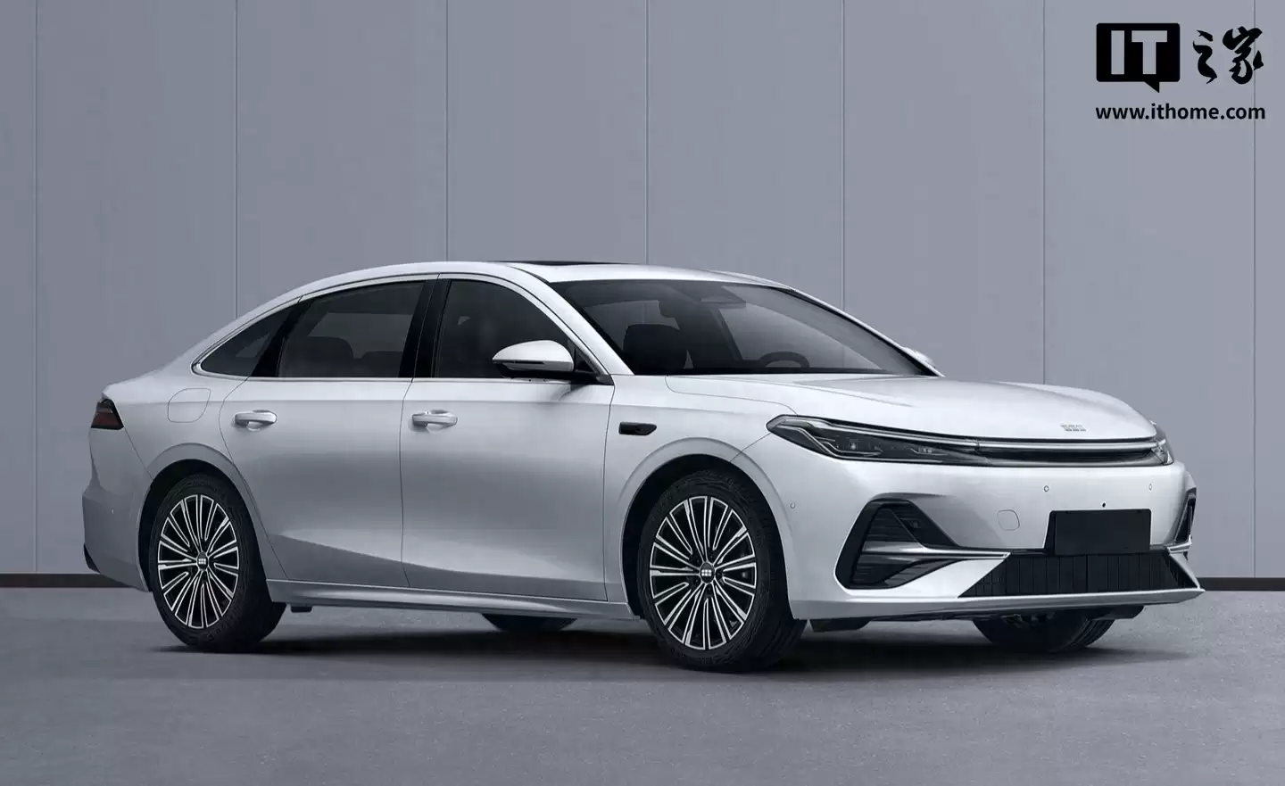 纯电续航 175 公里，吉利银河 A7 长续航版申报