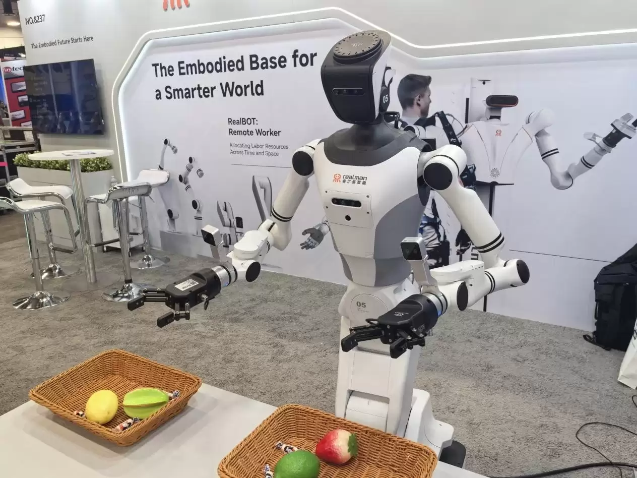 瑞尔曼亮相CES 2026 展出超轻量仿人机械臂