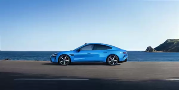 力压Model 3!小米SU7登顶20万+纯电年度销量第一