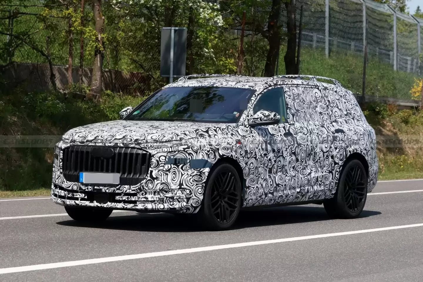 填补奥迪全尺寸旗舰 SUV 空白：Q9 年内登场，美国经销商兴奋直呼“快点发布吧”