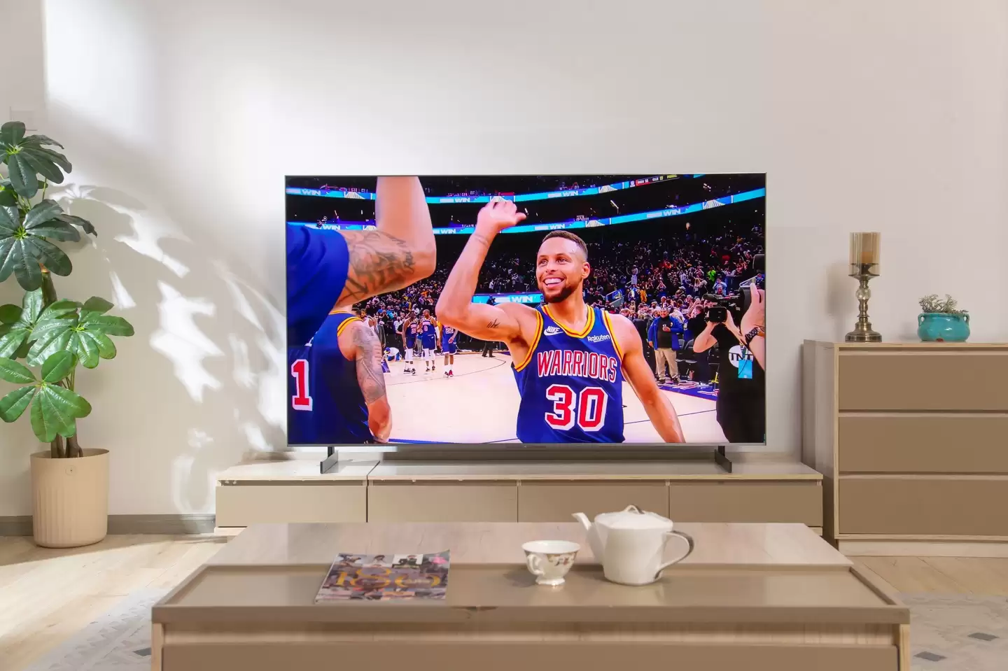 SQD-Mini LED 进入万元时代！TCL 发布“神机”，全面普及高画质技术