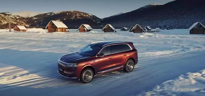 下定即享价值43000元权益 问界M8购车权益推新