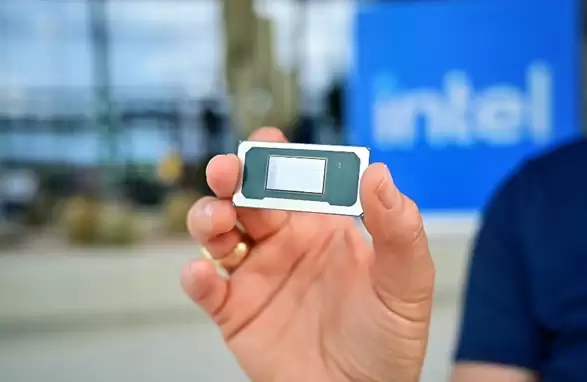 英特尔前CEO祝贺18A项目完成：我为这些项目付出了很多努力