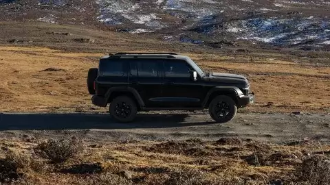 越野驾驶中的三维转向艺术:精准过弯的科学与实践