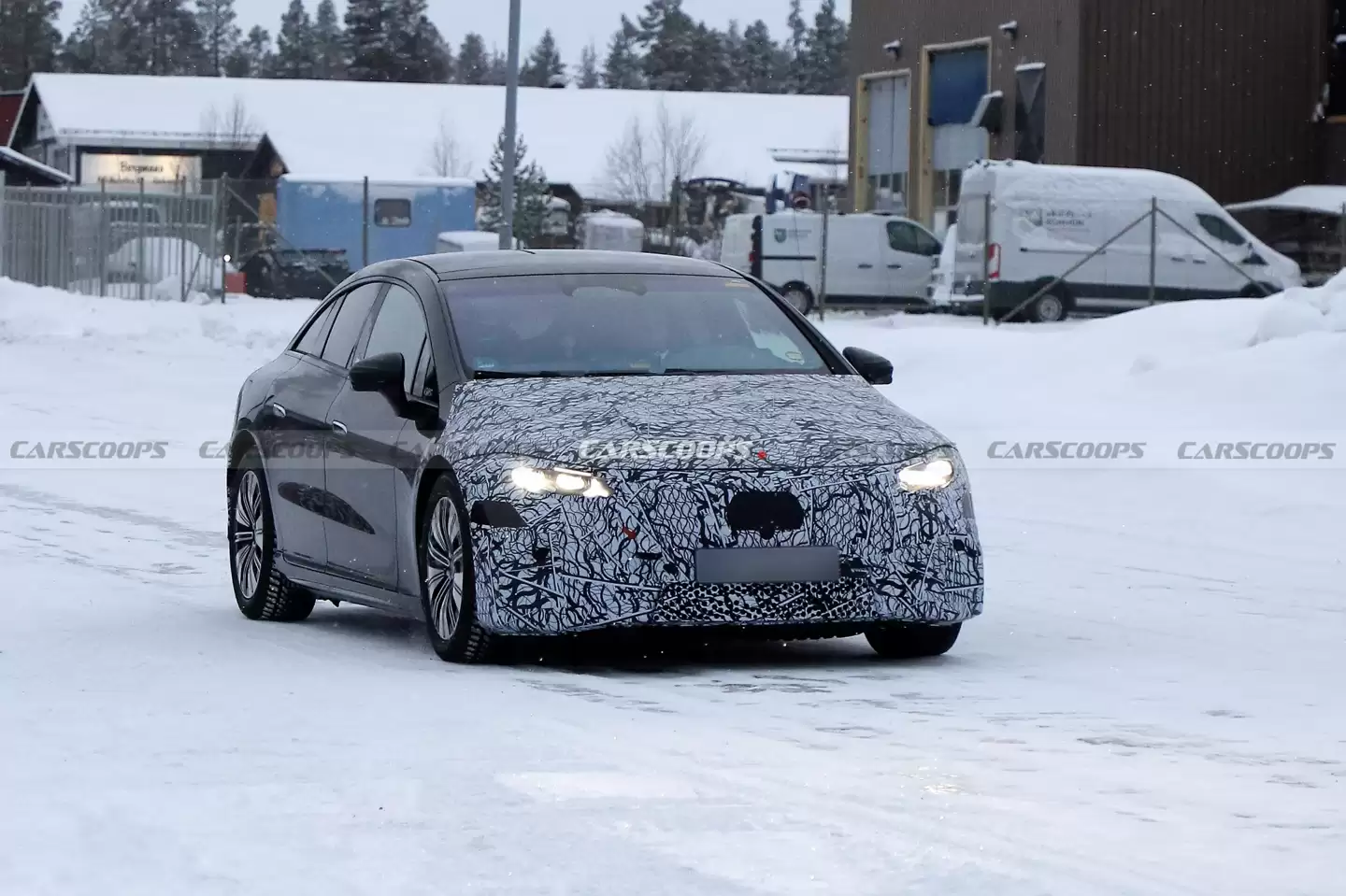 2027 款奔驰 EQS 路测图曝光：800V 架构，自研 eATS 2.0 电机 + 双速变速箱