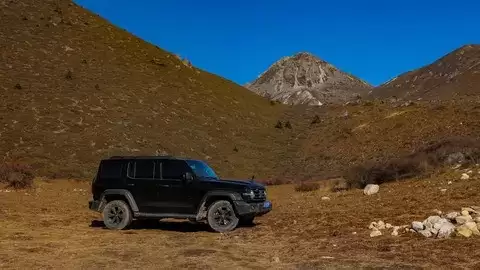 越野驾驶的油门与刹车艺术：坦克300的动态平衡之道