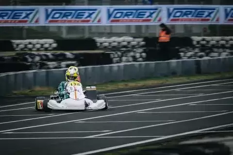 卡丁车新手进阶全攻略：从零起步到赛道飞驰的完整指南