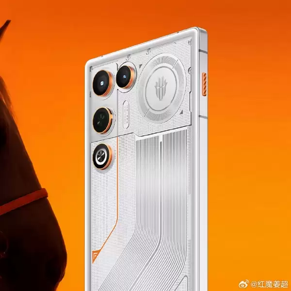 红魔产品经理吐槽手机设计千篇一律:抄完iPhone 17 Pro抄17Air