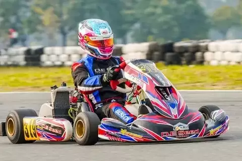 新手入门卡丁车全攻略：安全驾驶与极速乐趣