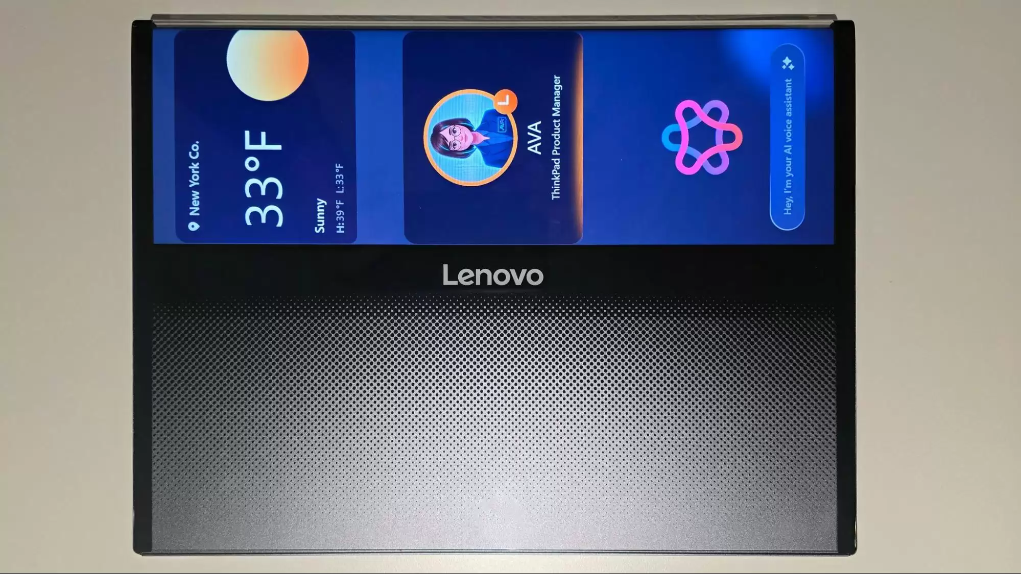 16 → 24英寸:联想展示 Legion Pro Rollable 纵向卷轴屏概念游戏笔记本