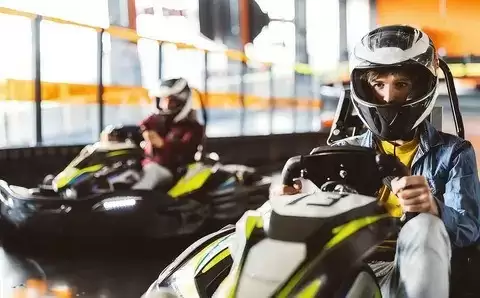 卡丁车进阶三误区：告别漂移、纠正坐姿、掌握刹车