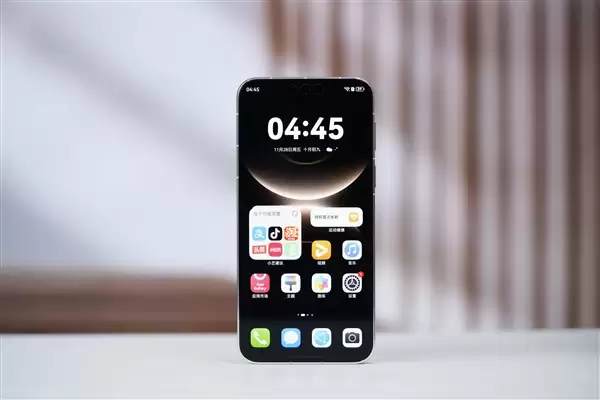 一半老年人用3000元以上手机 华为、苹果占比近7成