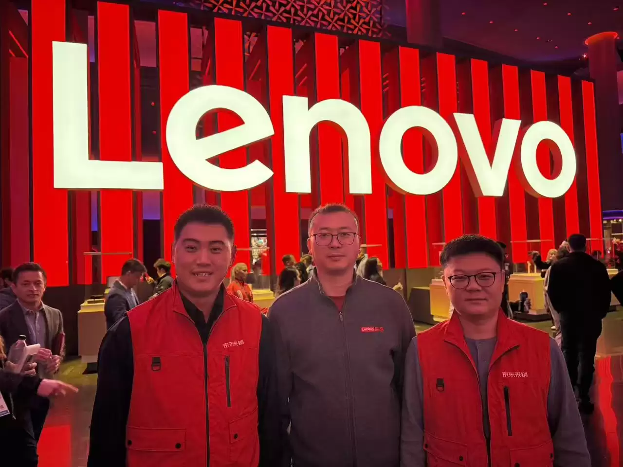 京东与联想在CES现场深化合作 共同开启“混合AI”生态共建
