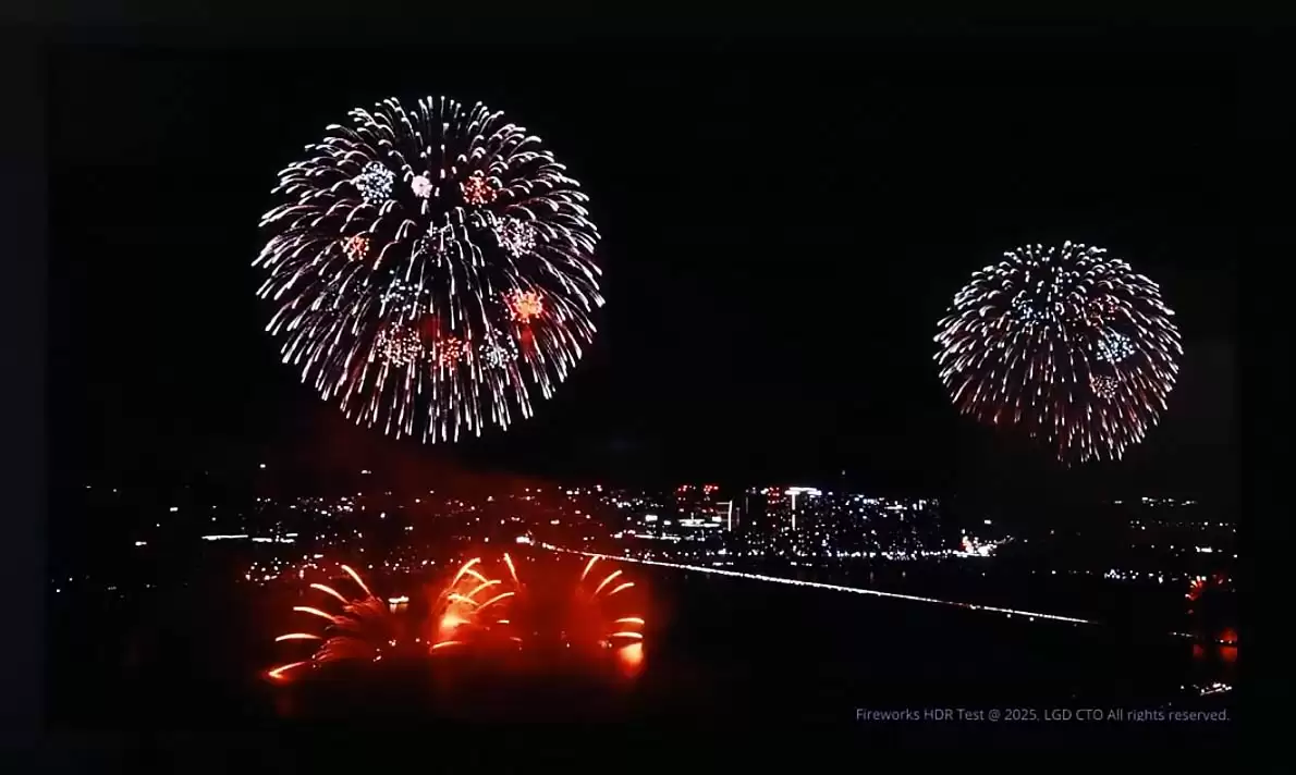 和 LCD“打擂台”,LG Display 展示 83 英寸 SE OLED 性价比电视面板