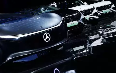 梅赛德斯销量下滑困局：豪华车市场变革下的落寞贵族