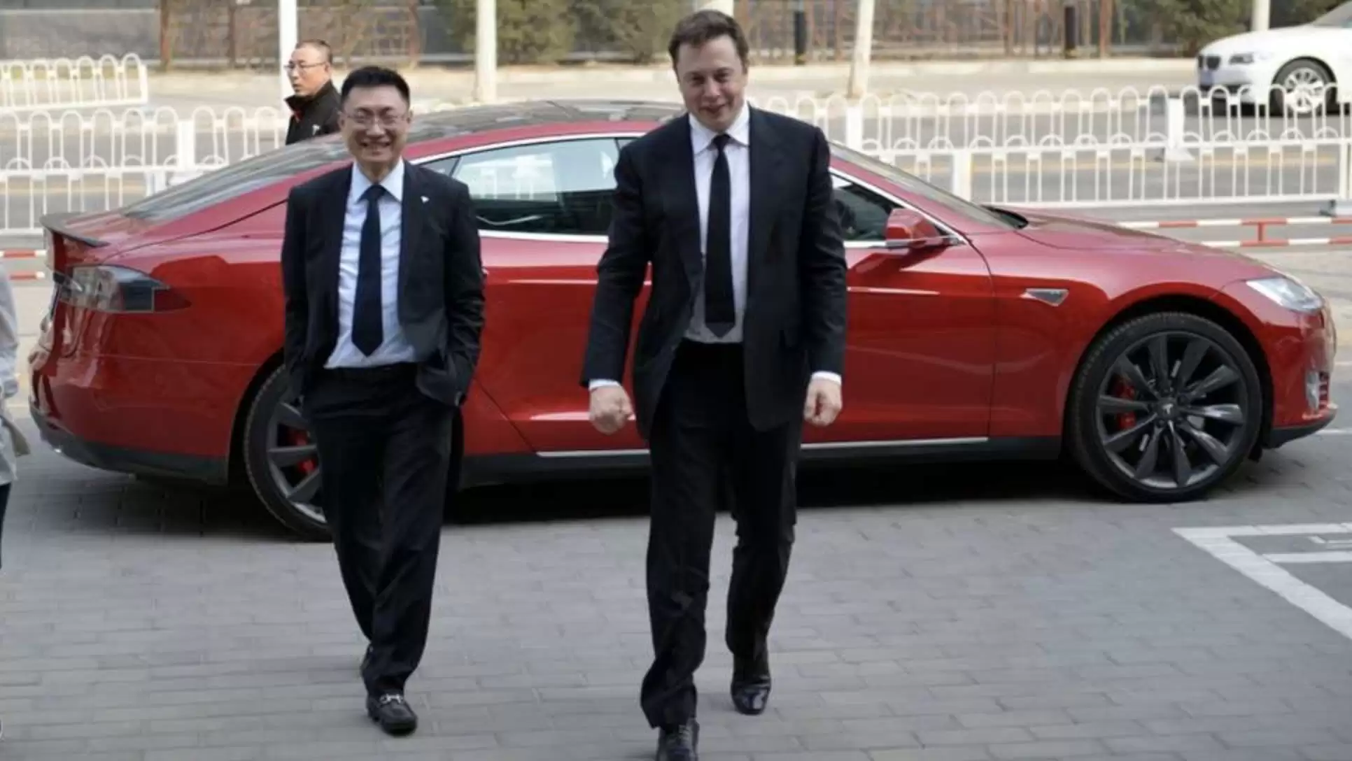 朱晓彤获特斯拉 52 万余股股票期权：行权价 435.8 美元 / 股，完全归属需任职超 5 年