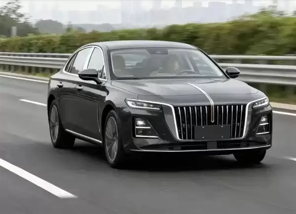 2026款红旗H5实车图流出：撞脸老款H9、内饰全面升级