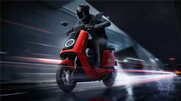 告别万元门槛！4000元档小牛FS、NX风速以“高质价比”实现高性能电摩平权