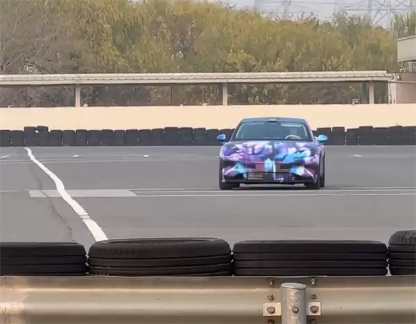 尚界Z7首条动态视频流出:转弯车身几乎看不到侧倾