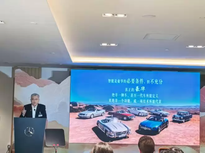 奔驰2026年大动作: 推15款新车 AI智舱智驾将覆盖全系产品