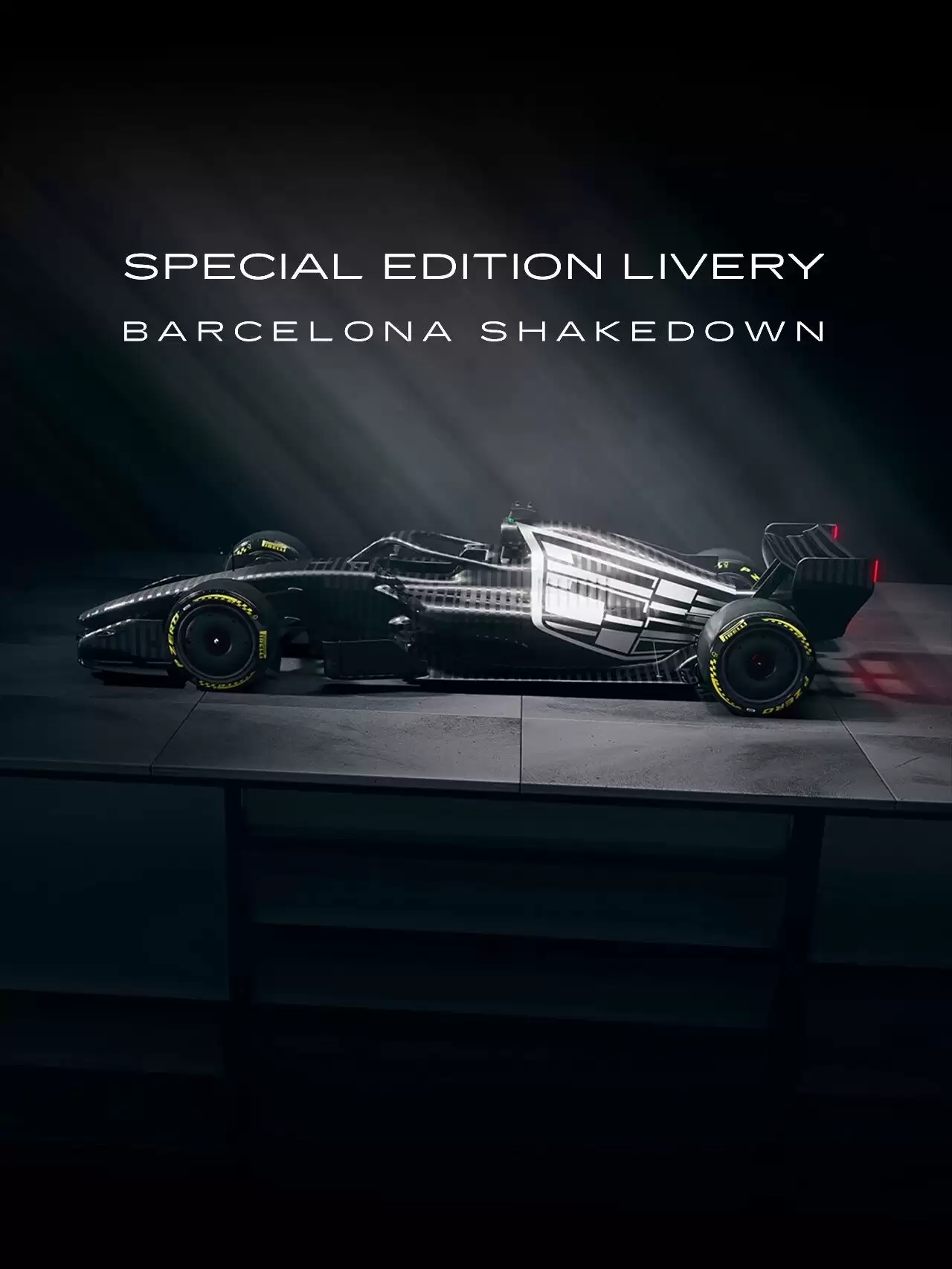 凯迪拉克发布首款F1测试涂装，周冠宇将任2026赛季储备车手