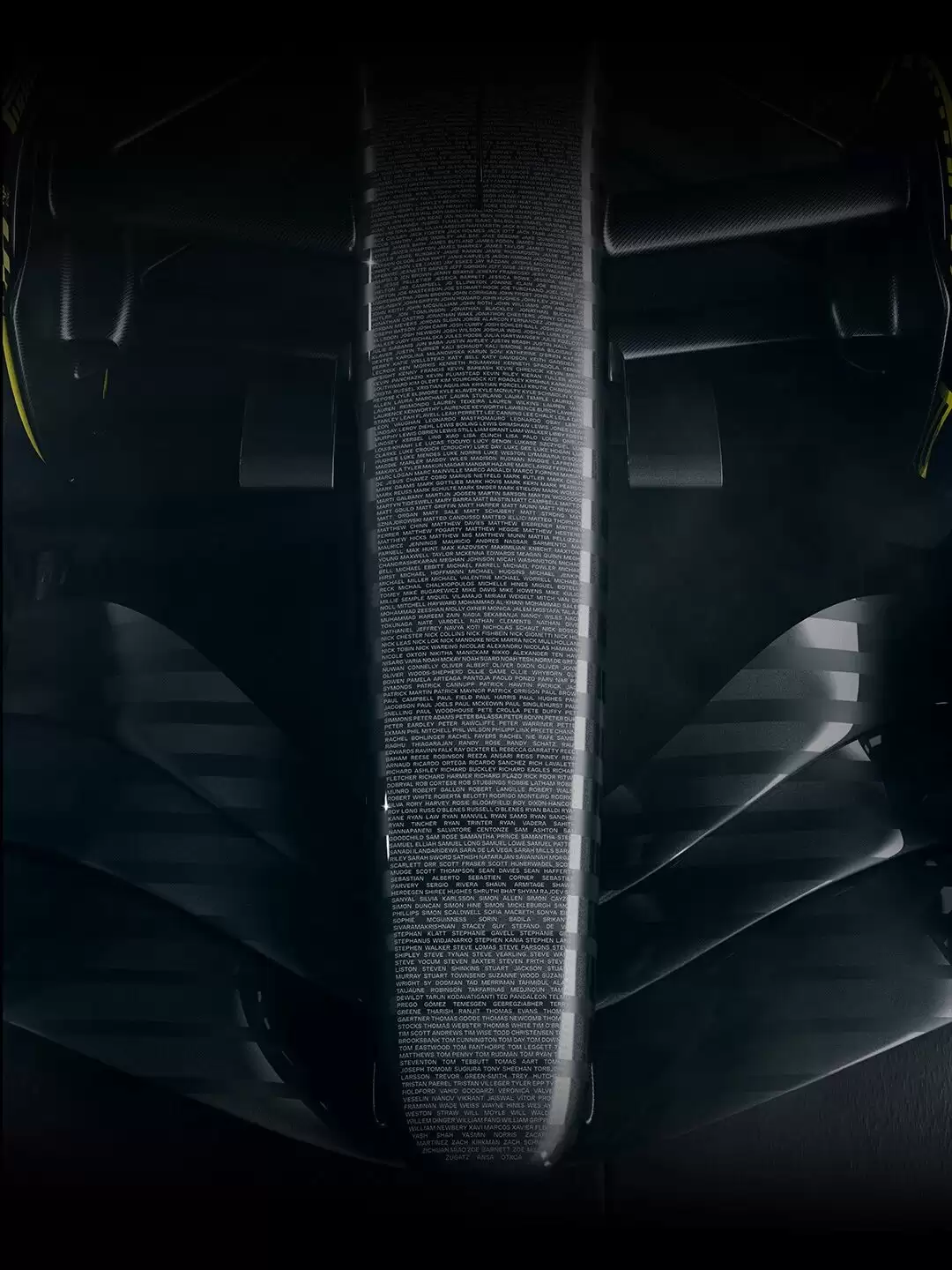 凯迪拉克 F1 车队首款测试涂装亮相：印所有建队成员名字，新赛季正式涂装 2 月 8 日发布