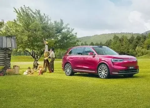 鸿蒙智行问界M7增程长续航版上市,售29.98万起