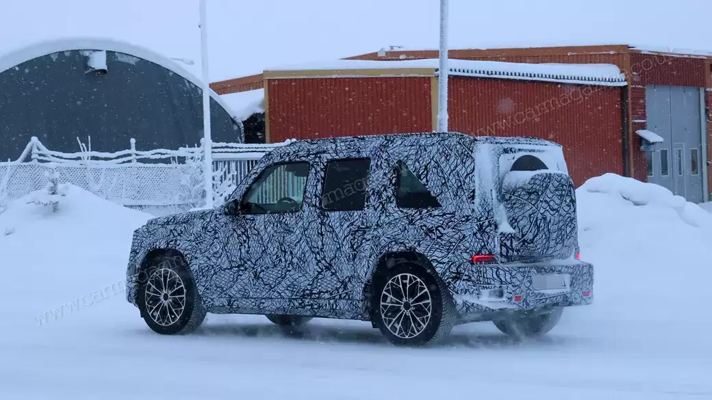 奔驰“小G”测试车现身雪地：全新平台，设计更年轻