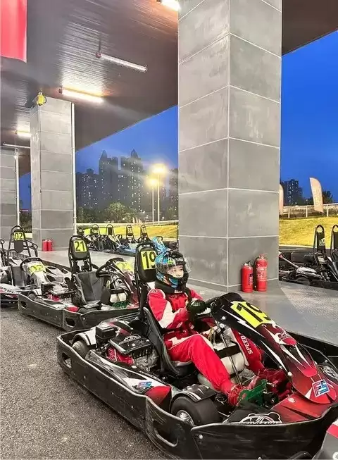 卡丁车安全驾驶指南：初学者必知的操作规范与技巧