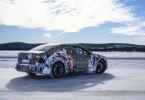 宝马下一代纯电M3曝光:800V平台+四电机驱动重塑性能标杆