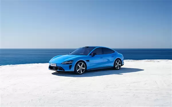 雷军发布新一代SU7卡布里蓝全套壁纸:免费用!