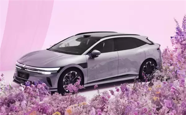 极氪官方预告：新款007GT/007二季度上市！配900V高压架构